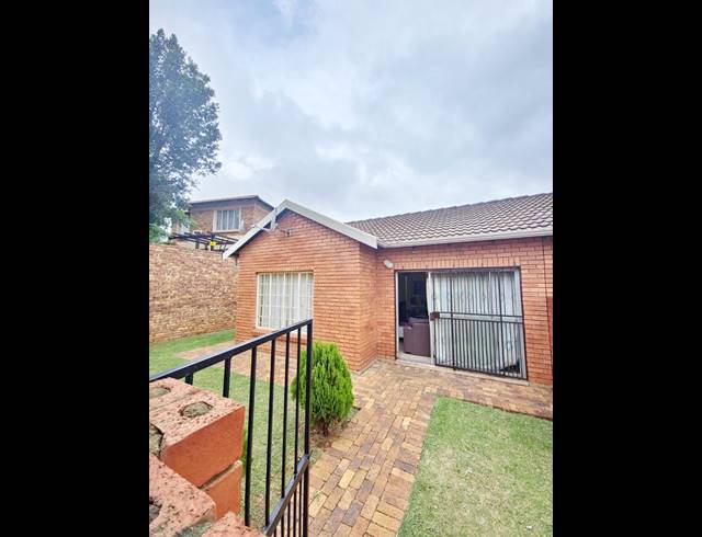 2 BEDROOM PROPERTY TO RENT IN KYALAMI HILLS